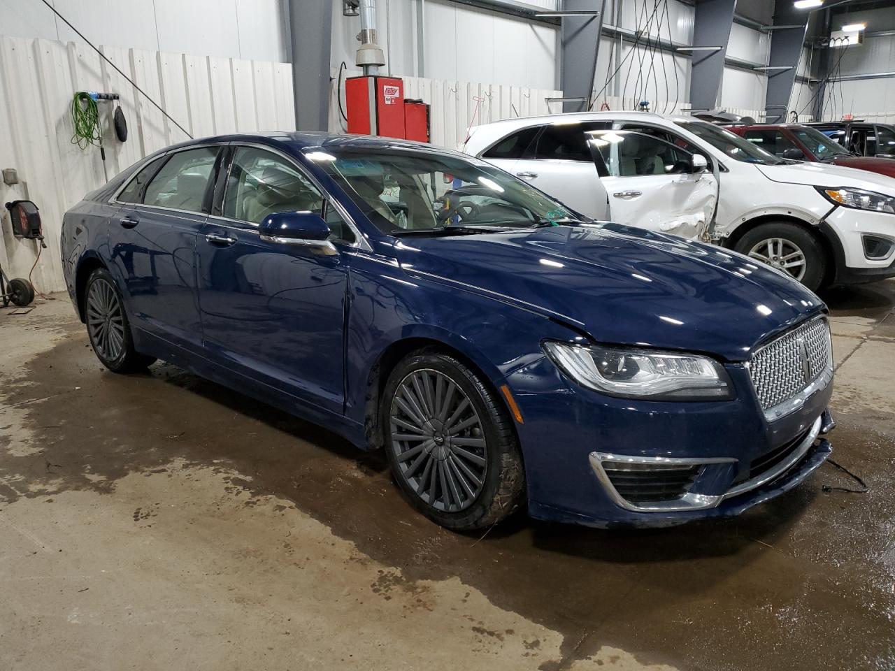 Photo 3 VIN: 3LN6L5FC8JR603789 - LINCOLN MKZ 