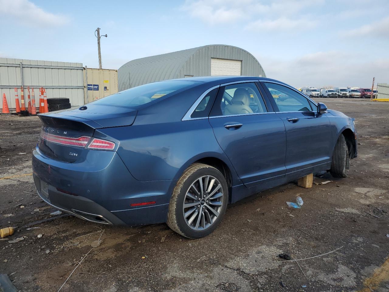 Photo 2 VIN: 3LN6L5KU2JR601485 - LINCOLN MKZ 