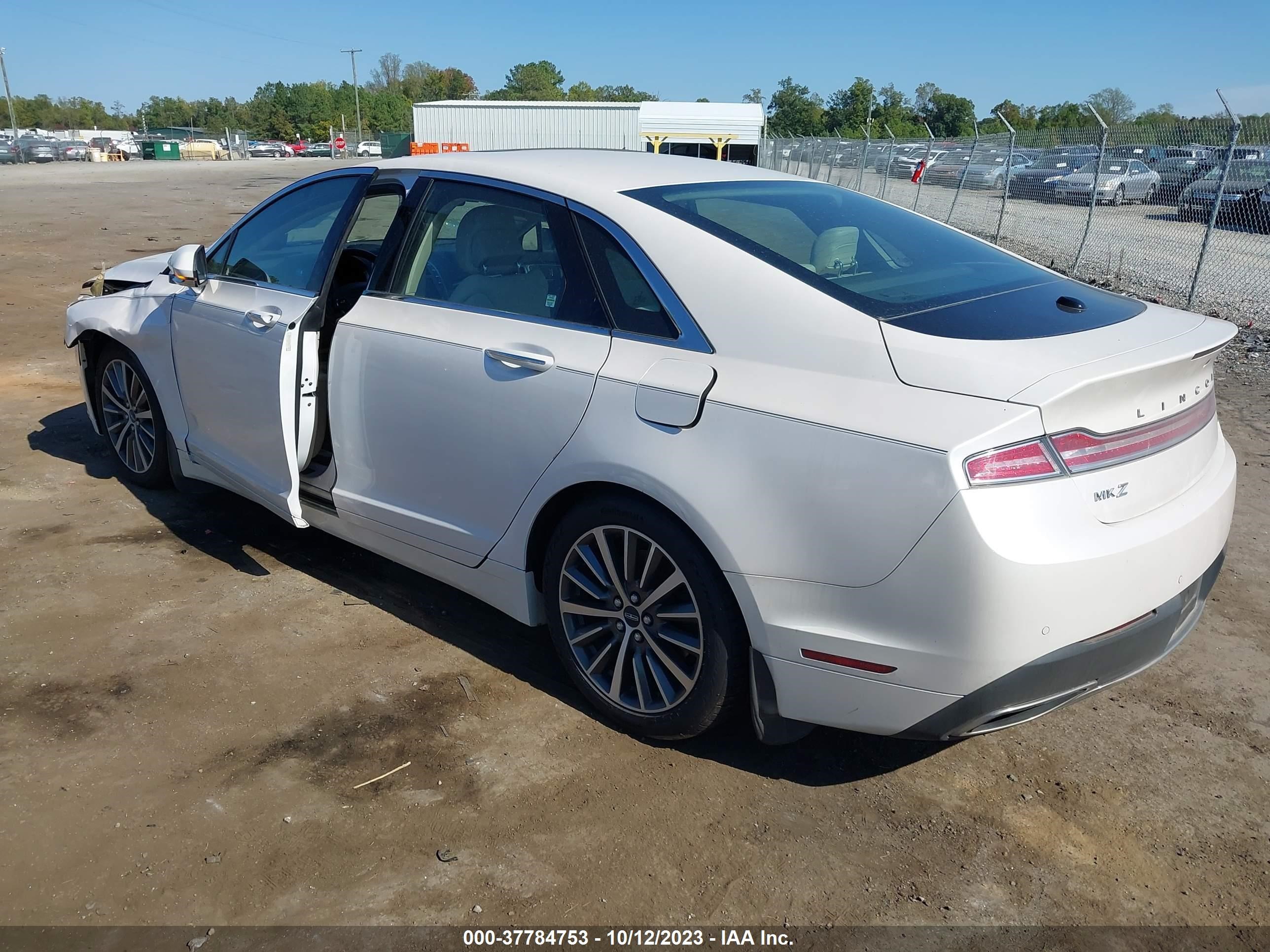 Photo 2 VIN: 3LN6L5LU2HR637556 - LINCOLN MKZ 