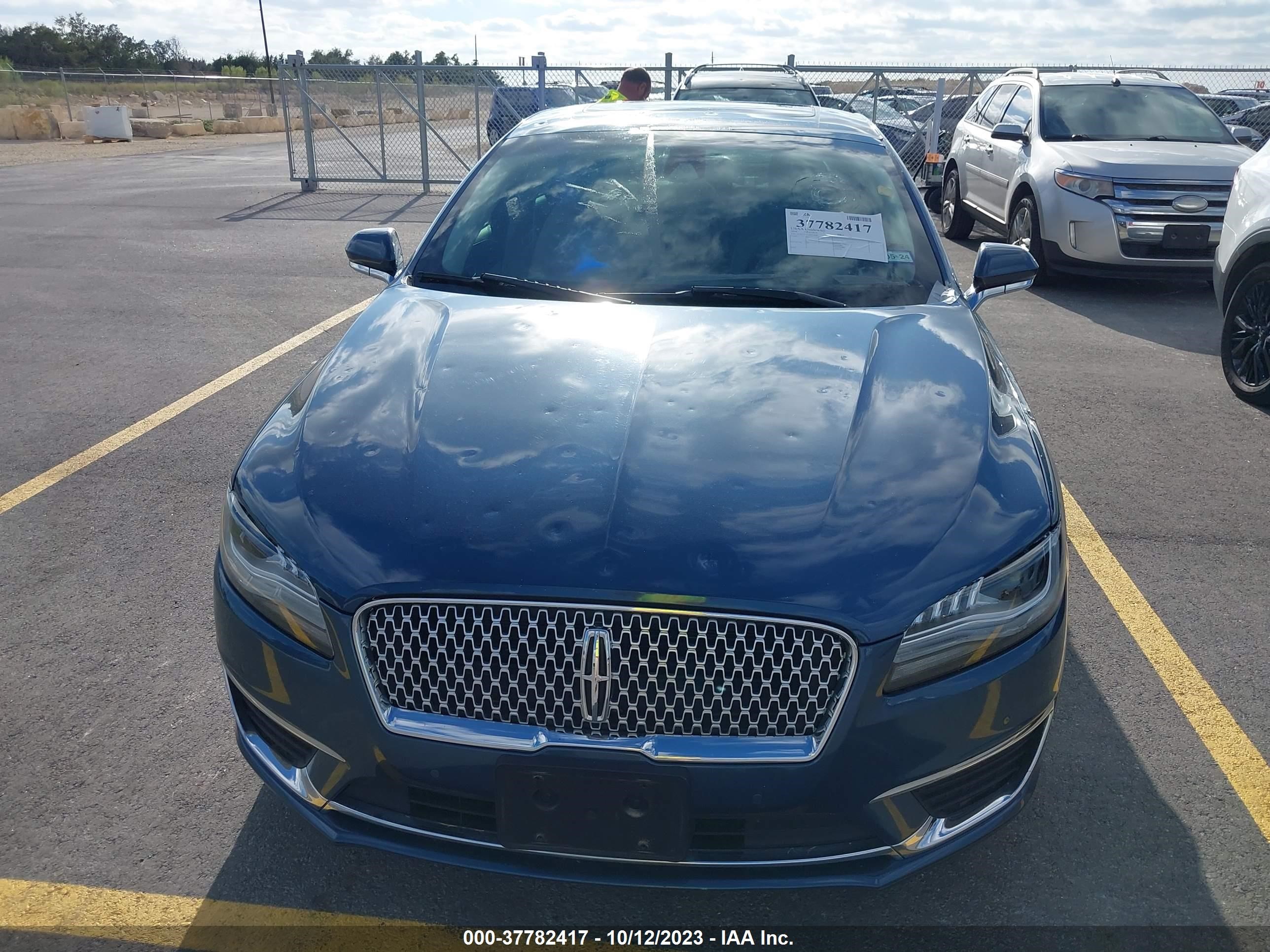 Photo 11 VIN: 3LN6L5MU3JR614940 - LINCOLN MKZ 