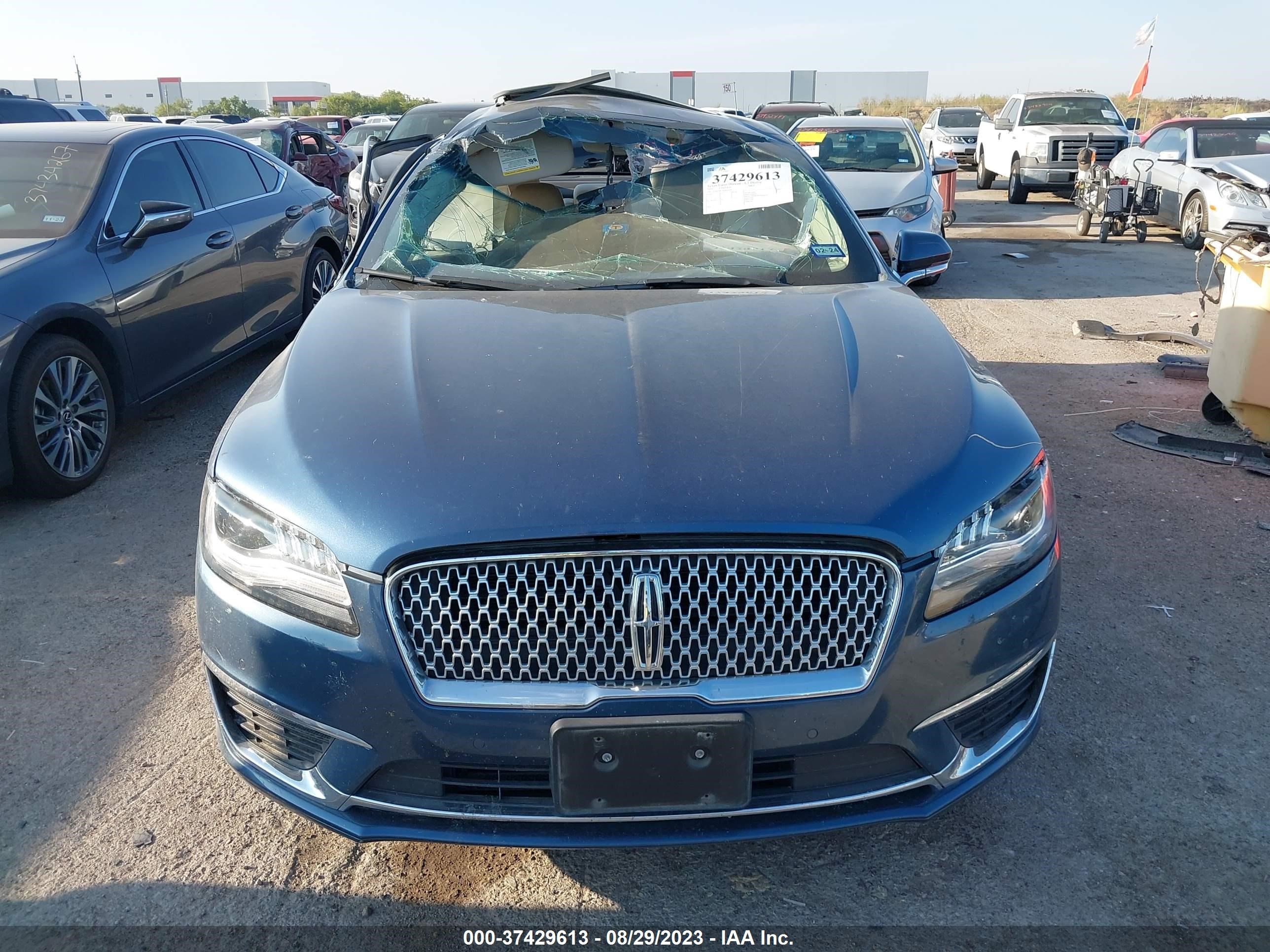 Photo 11 VIN: 3LN6L5MU5KR607828 - LINCOLN MKZ 