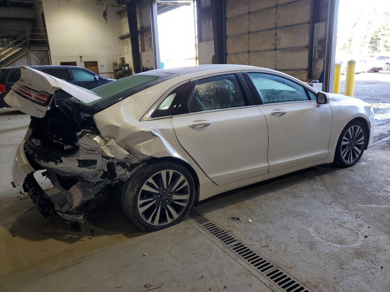 Photo 2 VIN: 3LN6L5MUXKR605413 - LINCOLN MKZ 