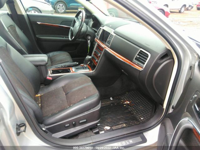 Photo 4 VIN: 3LNDL2L30CR830472 - LINCOLN MKZ 