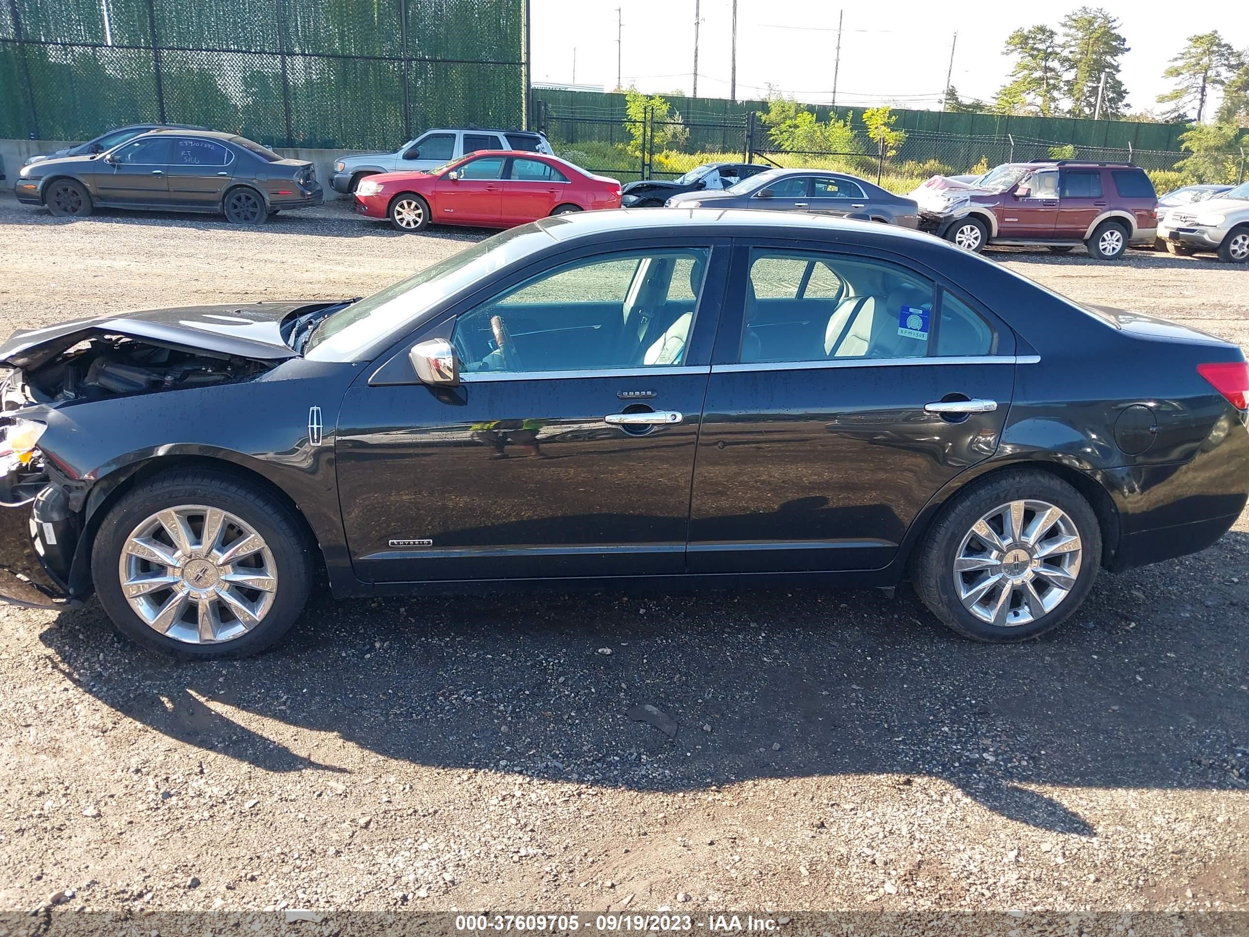 Photo 13 VIN: 3LNDL2L31CR814717 - LINCOLN MKZ 