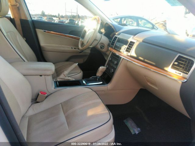 Photo 4 VIN: 3LNDL2L31CR831209 - LINCOLN MKZ 