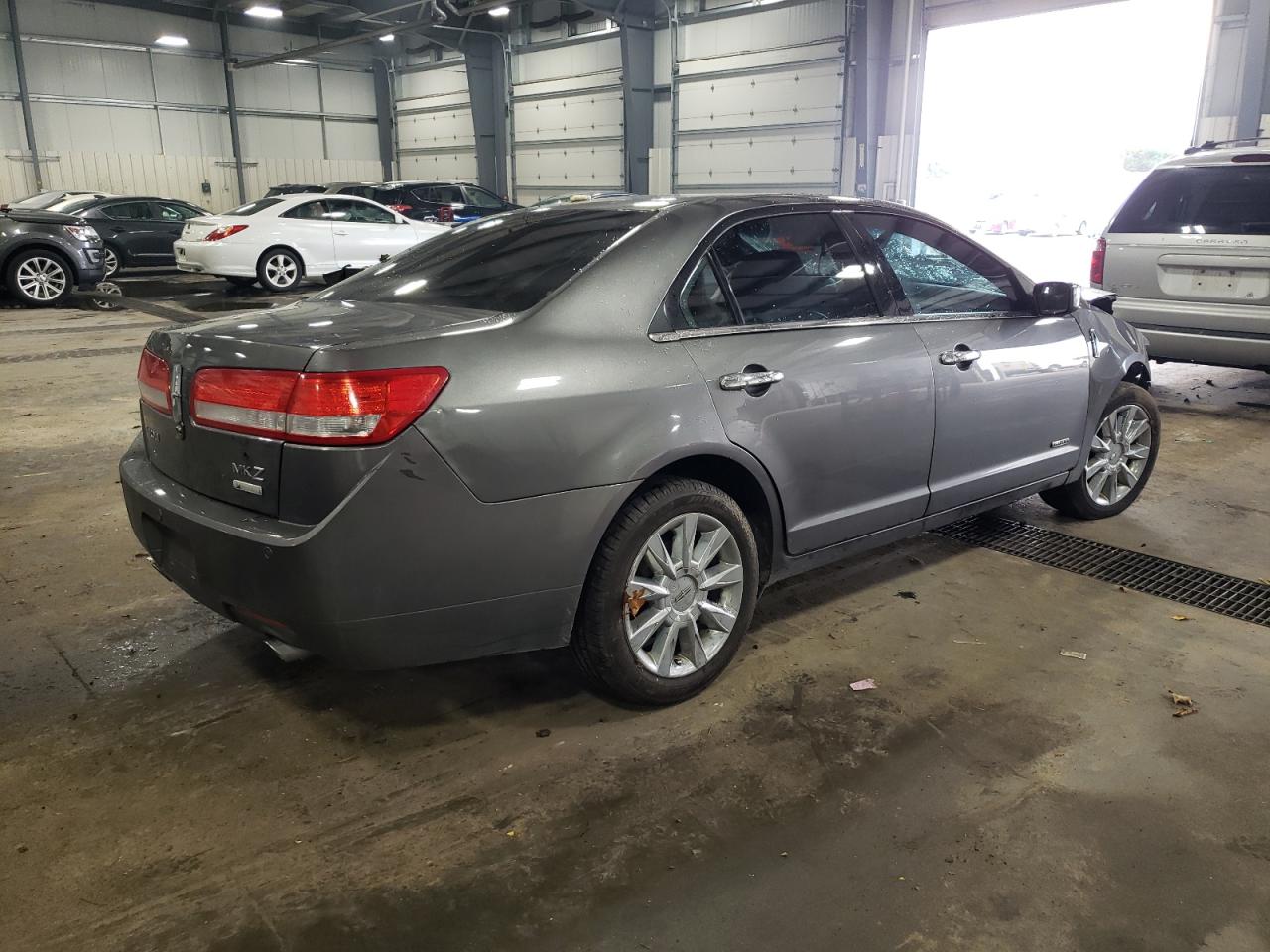 Photo 2 VIN: 3LNDL2L34CR800987 - LINCOLN MKZ 