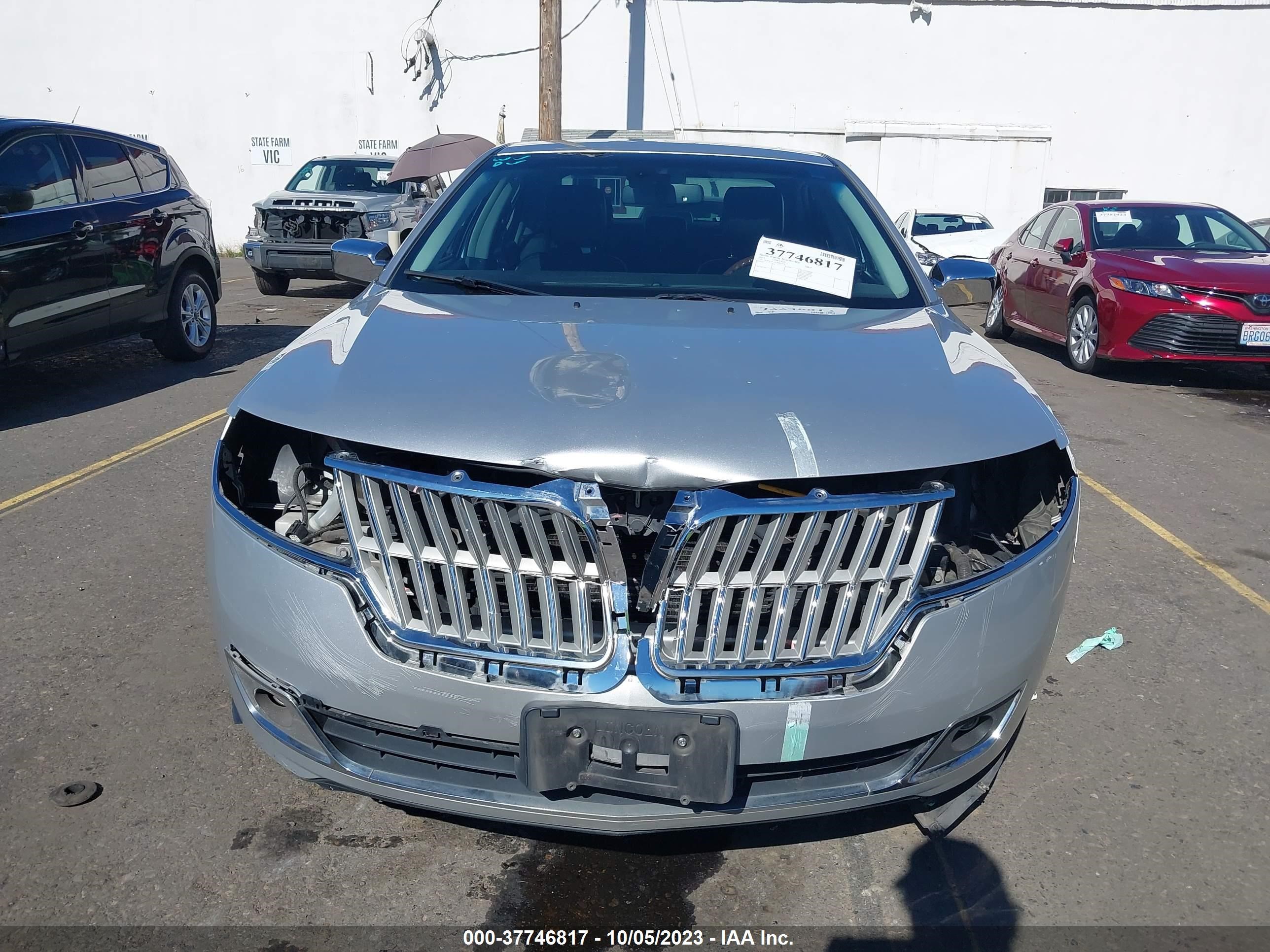 Photo 12 VIN: 3LNDL2L35CR827714 - LINCOLN MKZ 