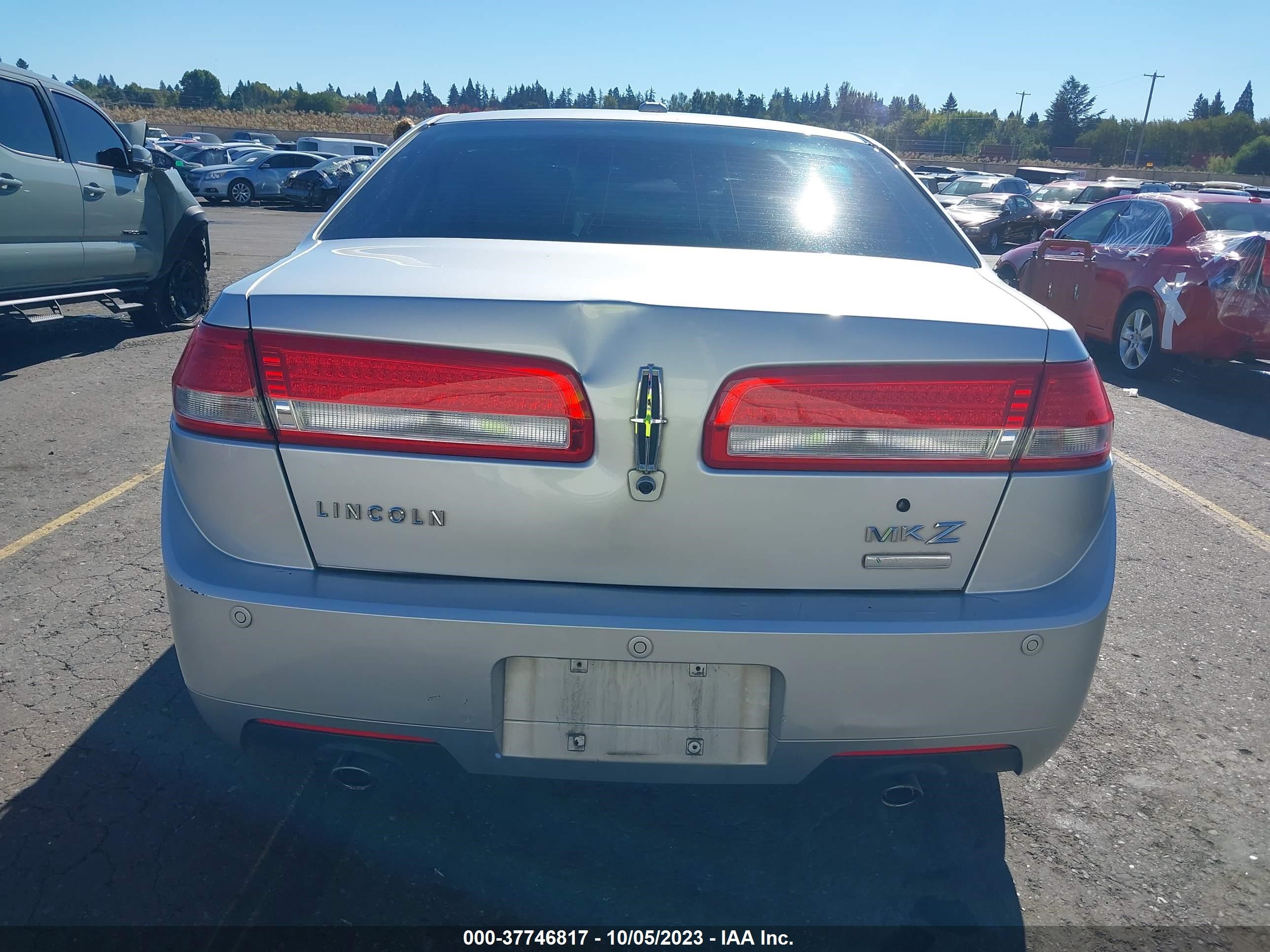 Photo 16 VIN: 3LNDL2L35CR827714 - LINCOLN MKZ 