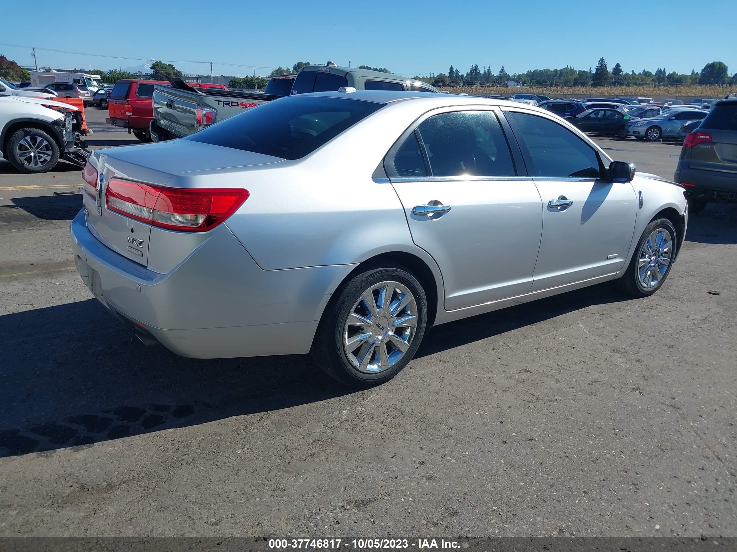 Photo 3 VIN: 3LNDL2L35CR827714 - LINCOLN MKZ 