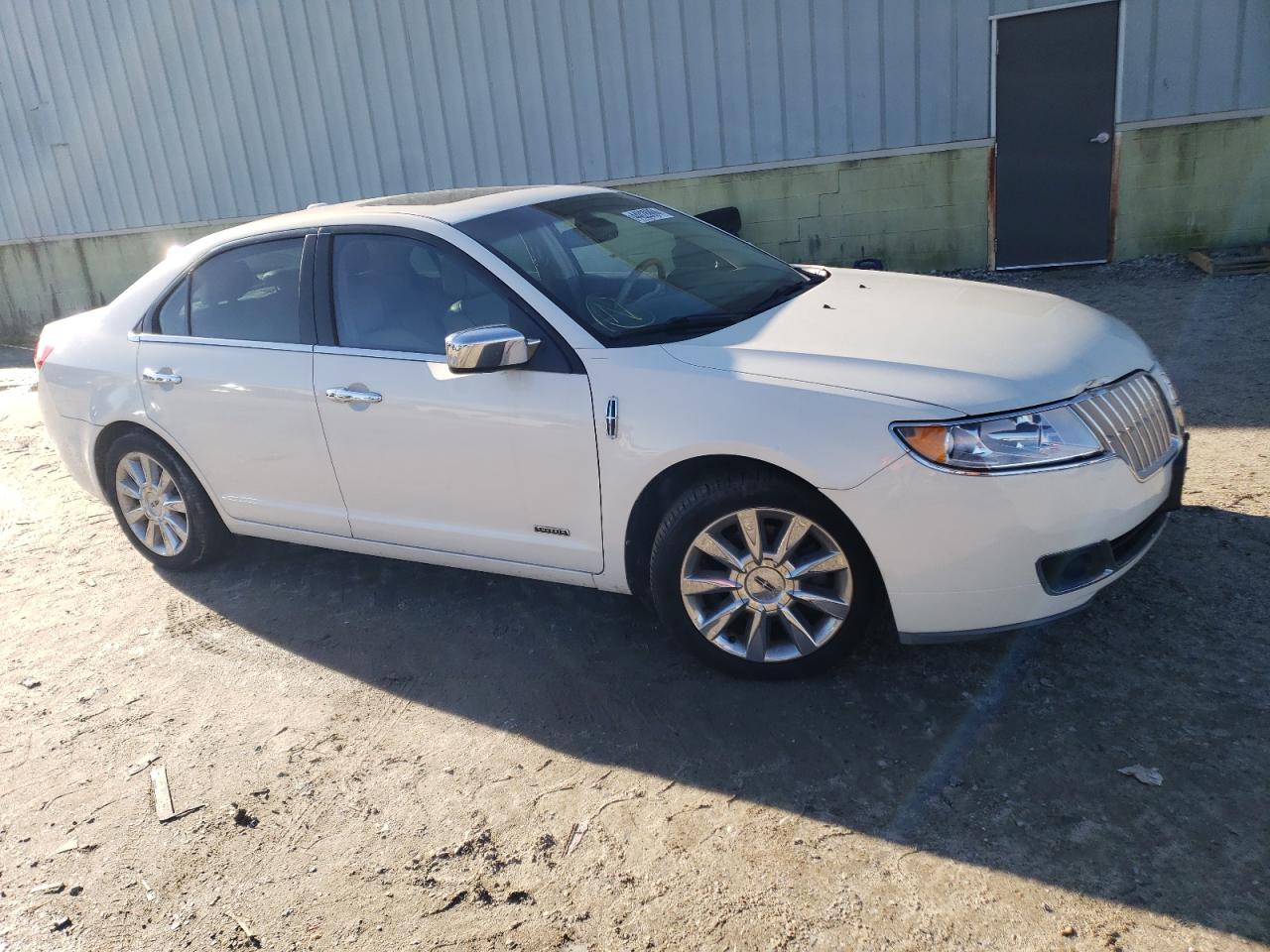 Photo 3 VIN: 3LNDL2L38CR807196 - LINCOLN MKZ 