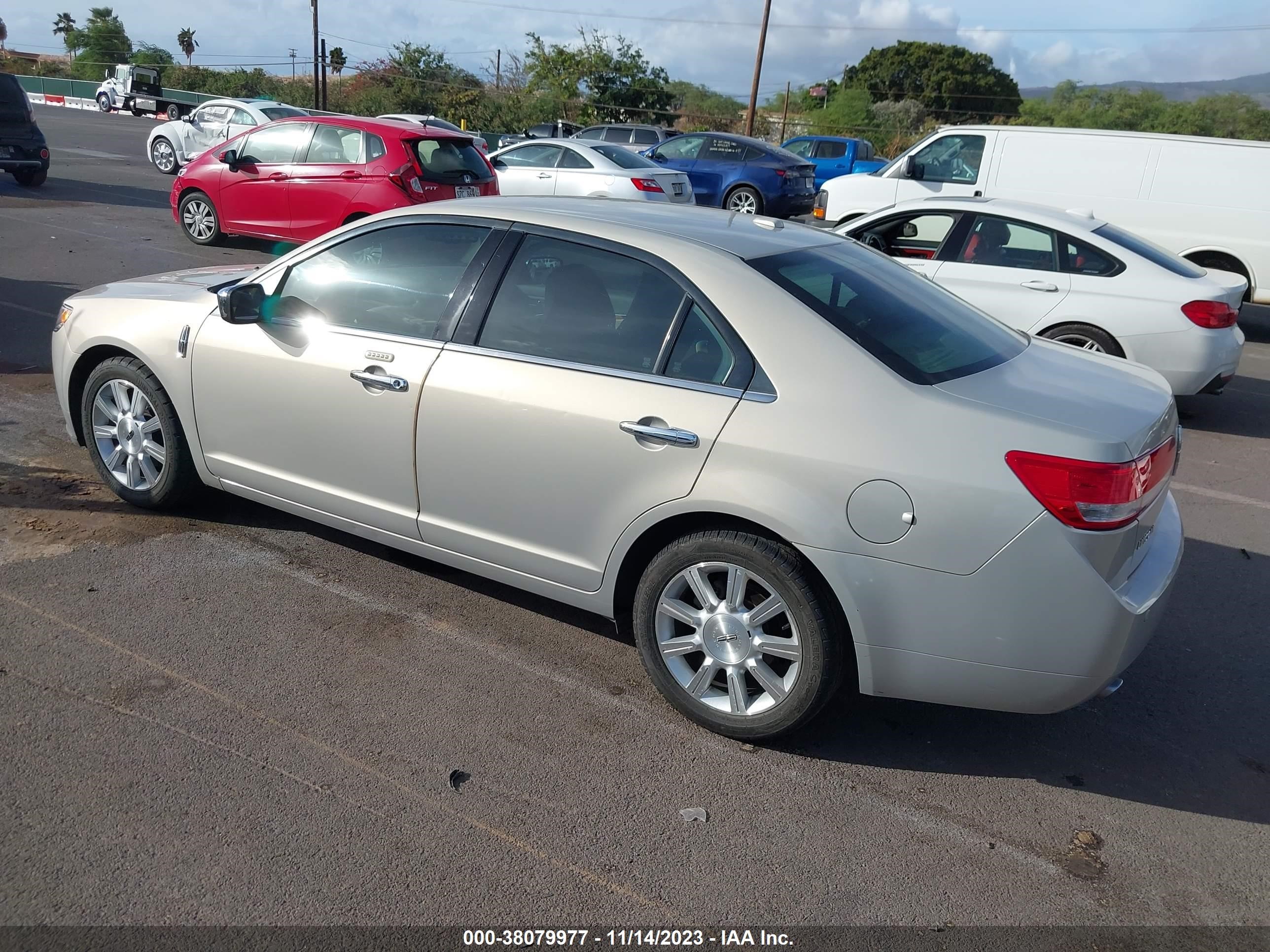 Photo 2 VIN: 3LNHC2GC1AR610394 - LINCOLN MKZ 