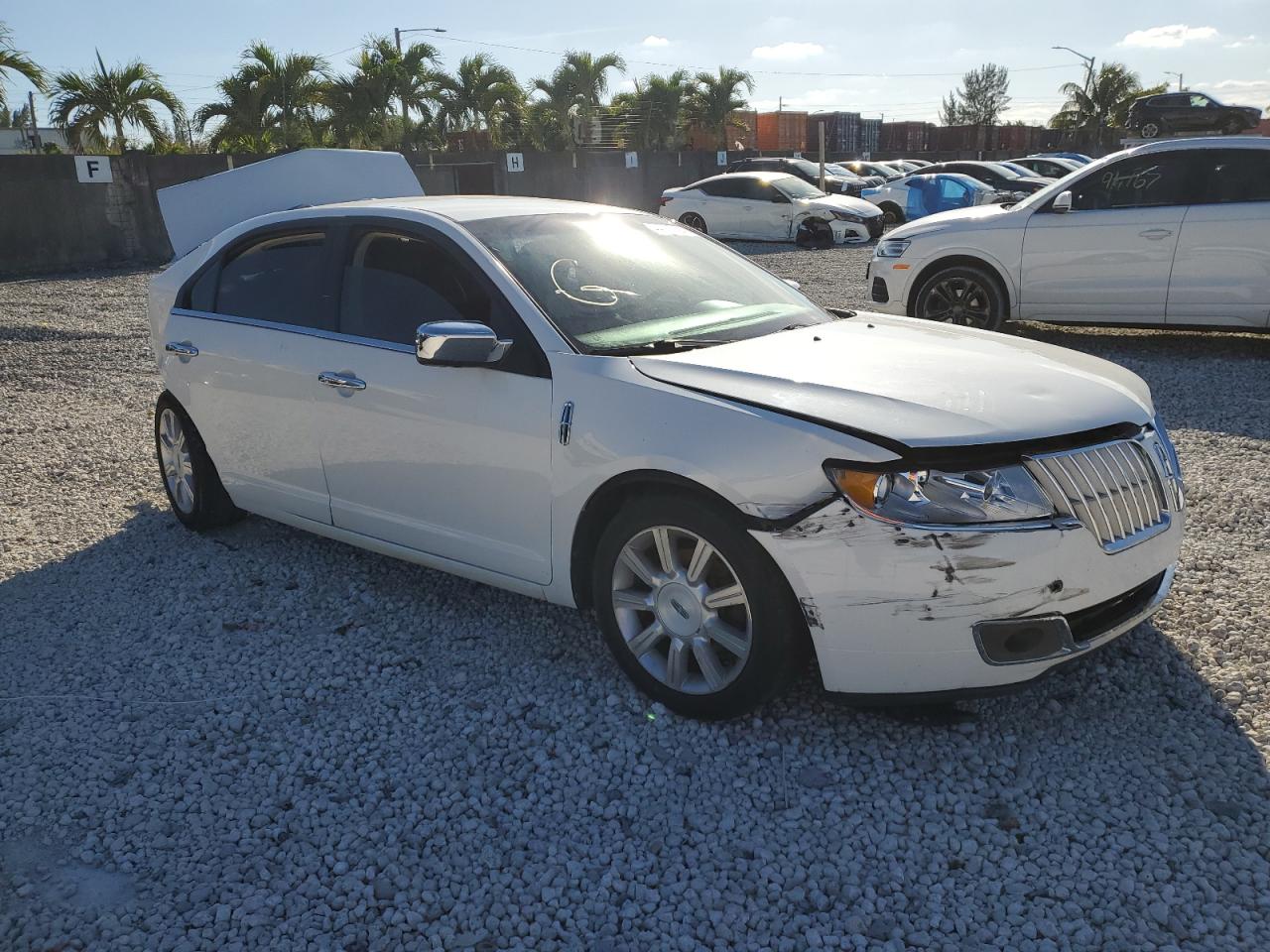 Photo 3 VIN: 3LNHL2GC0BR767304 - LINCOLN MKZ 