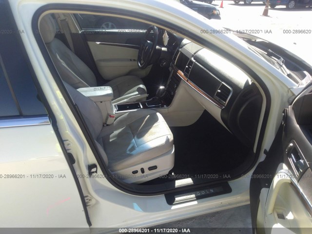 Photo 4 VIN: 3LNHL2GC0CR800528 - LINCOLN MKZ 