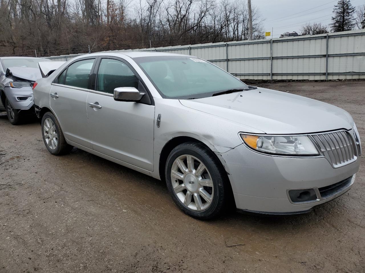 Photo 3 VIN: 3LNHL2GC0CR834114 - LINCOLN MKZ 