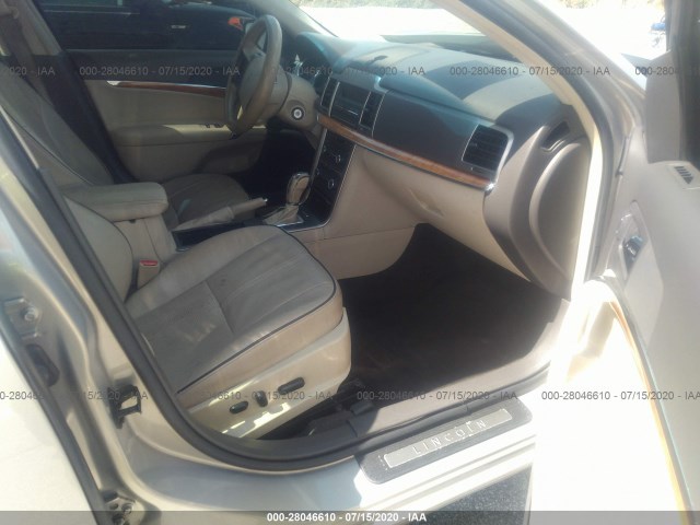 Photo 4 VIN: 3LNHL2GC1AR750686 - LINCOLN MKZ 