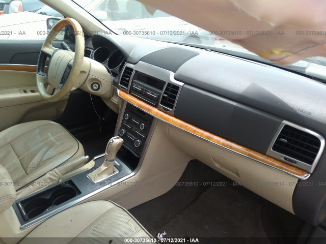 Photo 4 VIN: 3LNHL2GC1CR803583 - LINCOLN MKZ 