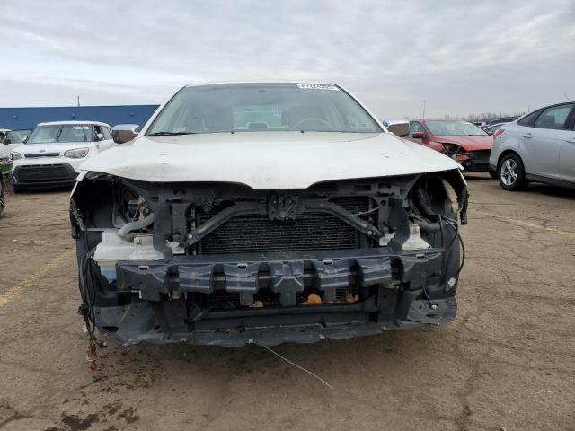 Photo 4 VIN: 3LNHL2GC1CR838009 - LINCOLN MKZ 