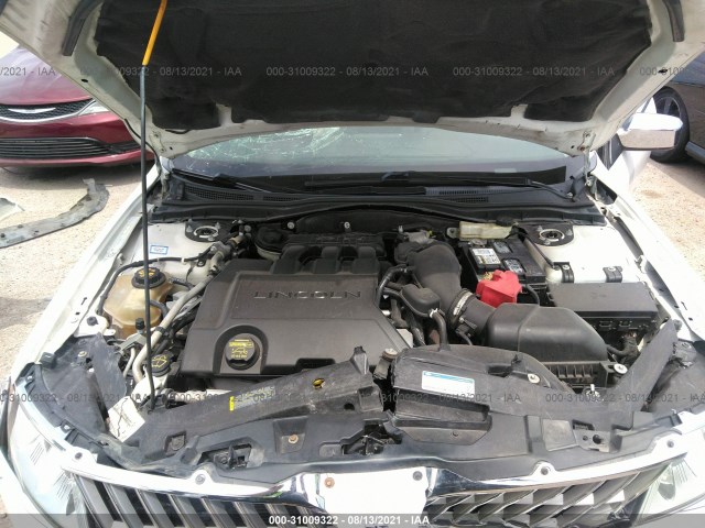 Photo 9 VIN: 3LNHL2GC2BR750634 - LINCOLN MKZ 