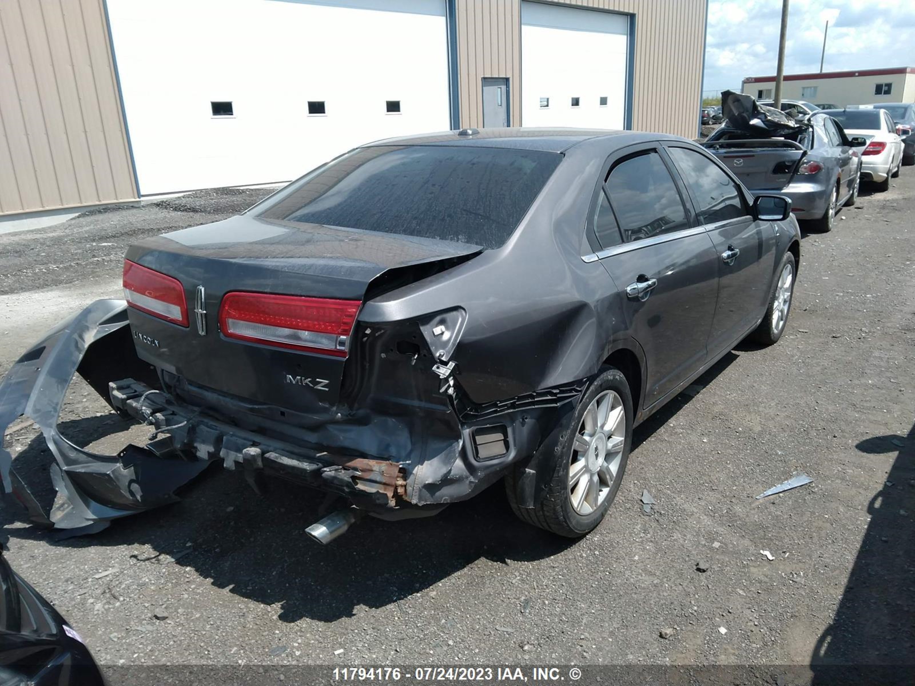 Photo 3 VIN: 3LNHL2GC2BR764503 - LINCOLN MKZ 