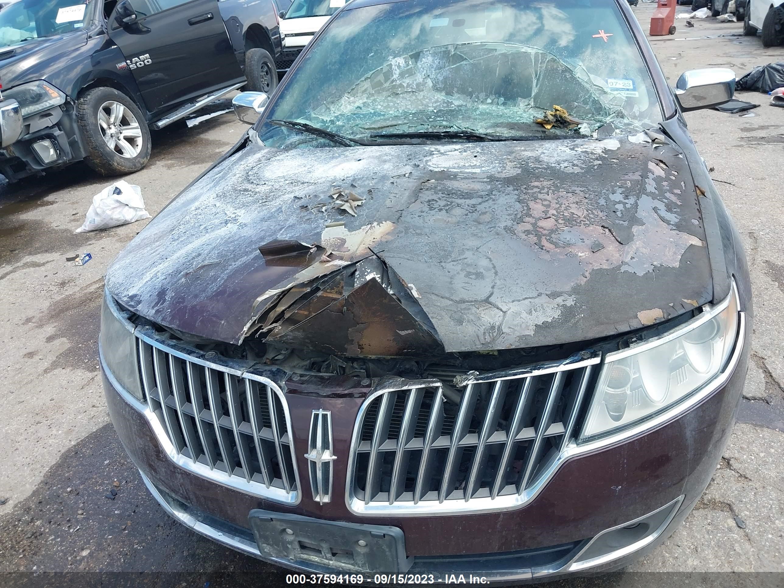 Photo 5 VIN: 3LNHL2GC2BR767742 - LINCOLN MKZ 