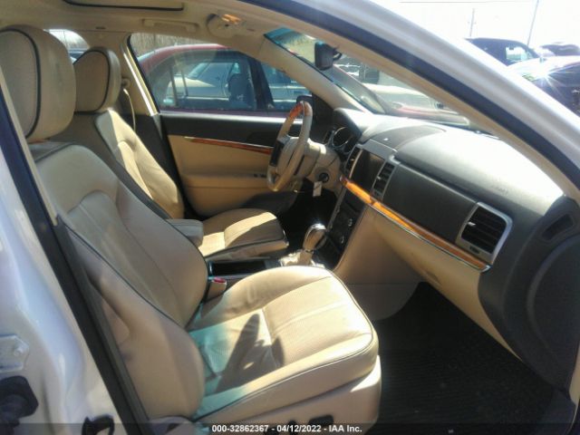 Photo 4 VIN: 3LNHL2GC3AR601213 - LINCOLN MKZ 