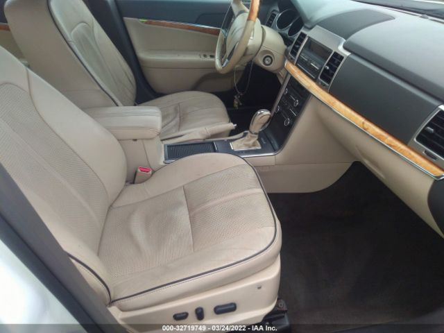 Photo 4 VIN: 3LNHL2GC3BR756555 - LINCOLN MKZ 