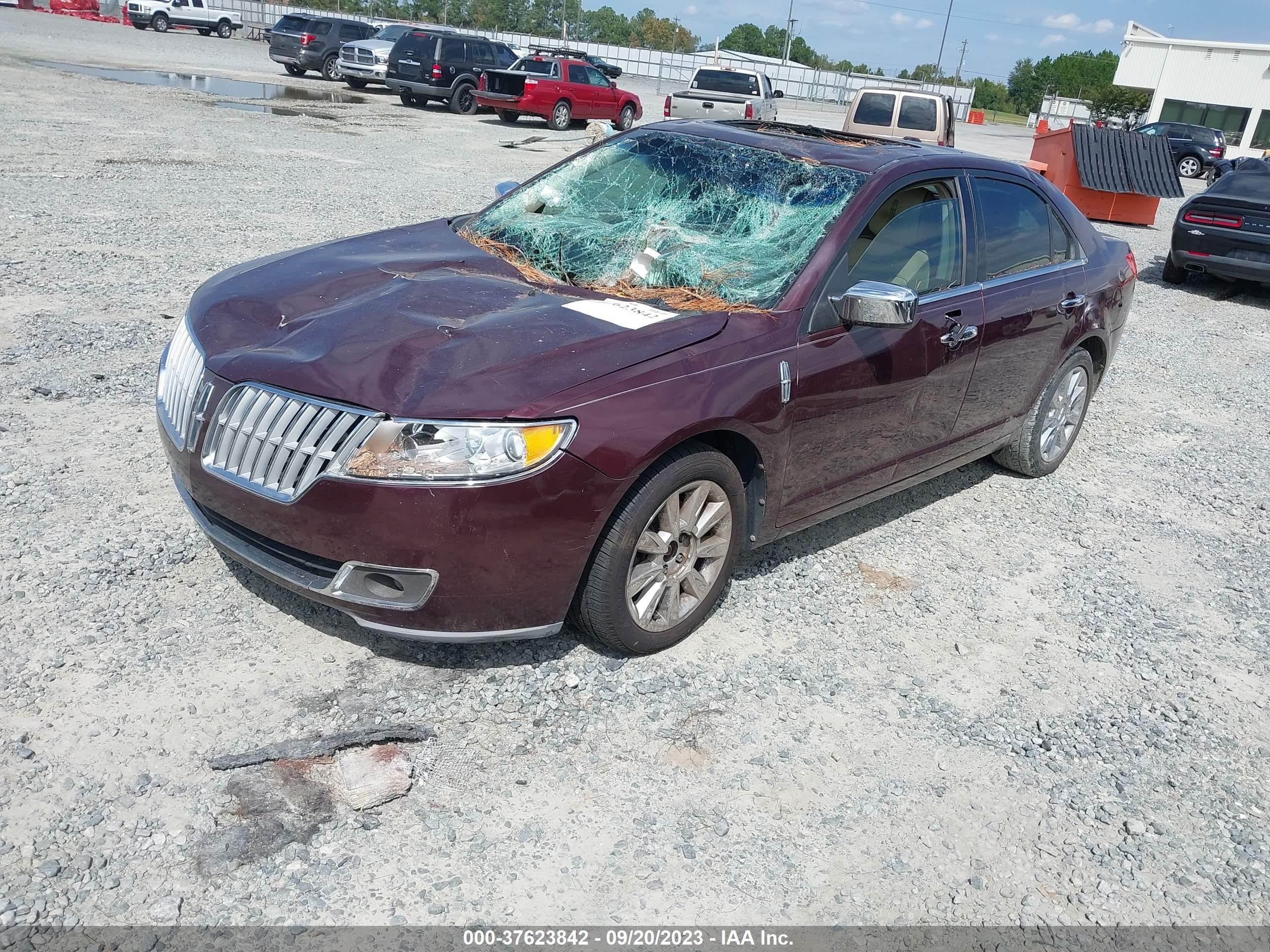 Photo 1 VIN: 3LNHL2GC3CR817890 - LINCOLN MKZ 