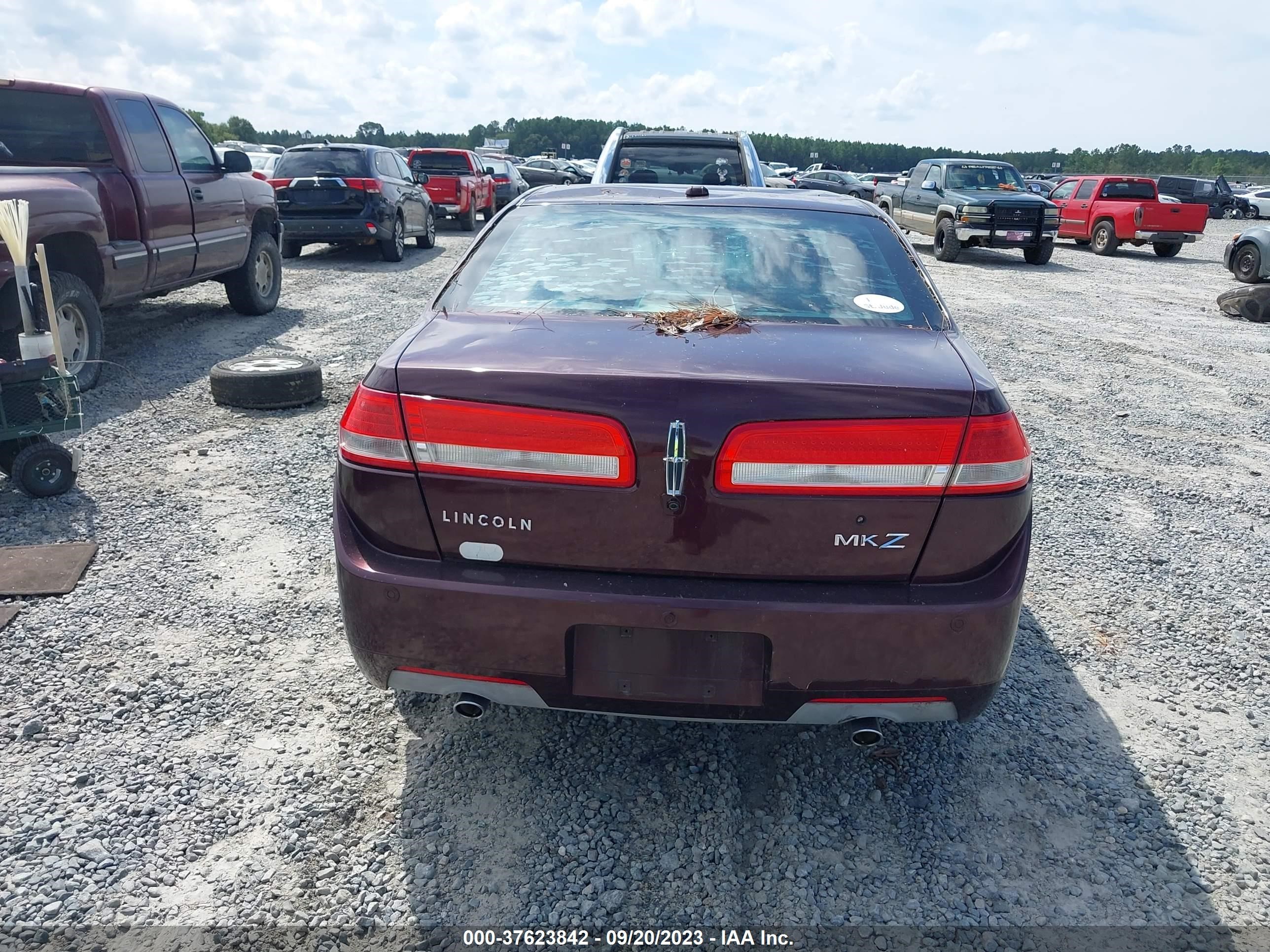 Photo 15 VIN: 3LNHL2GC3CR817890 - LINCOLN MKZ 