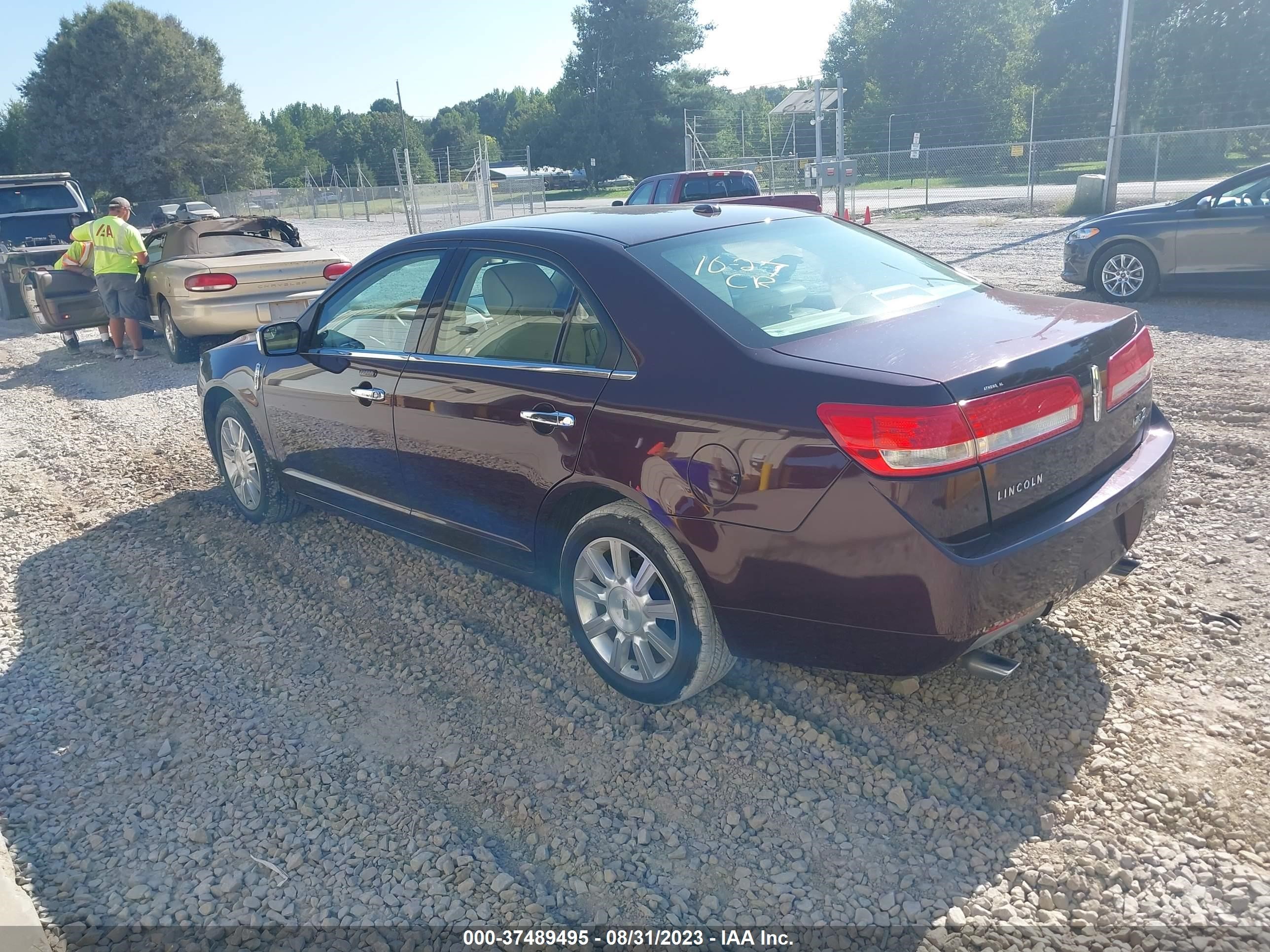 Photo 2 VIN: 3LNHL2GC4BR768293 - LINCOLN MKZ 