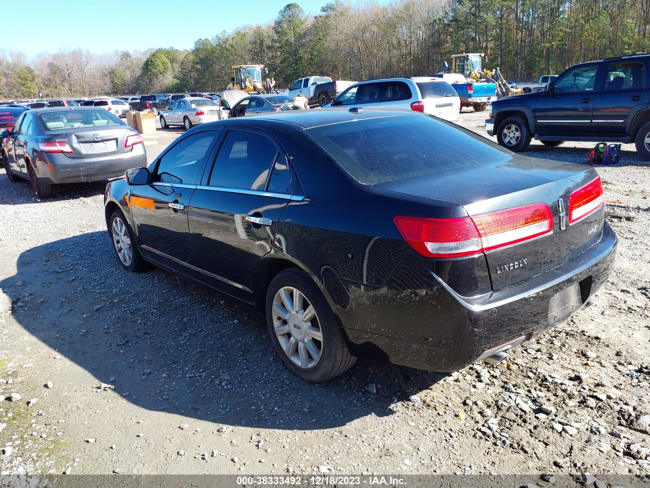 Photo 2 VIN: 3LNHL2GC4CR827196 - LINCOLN MKZ 