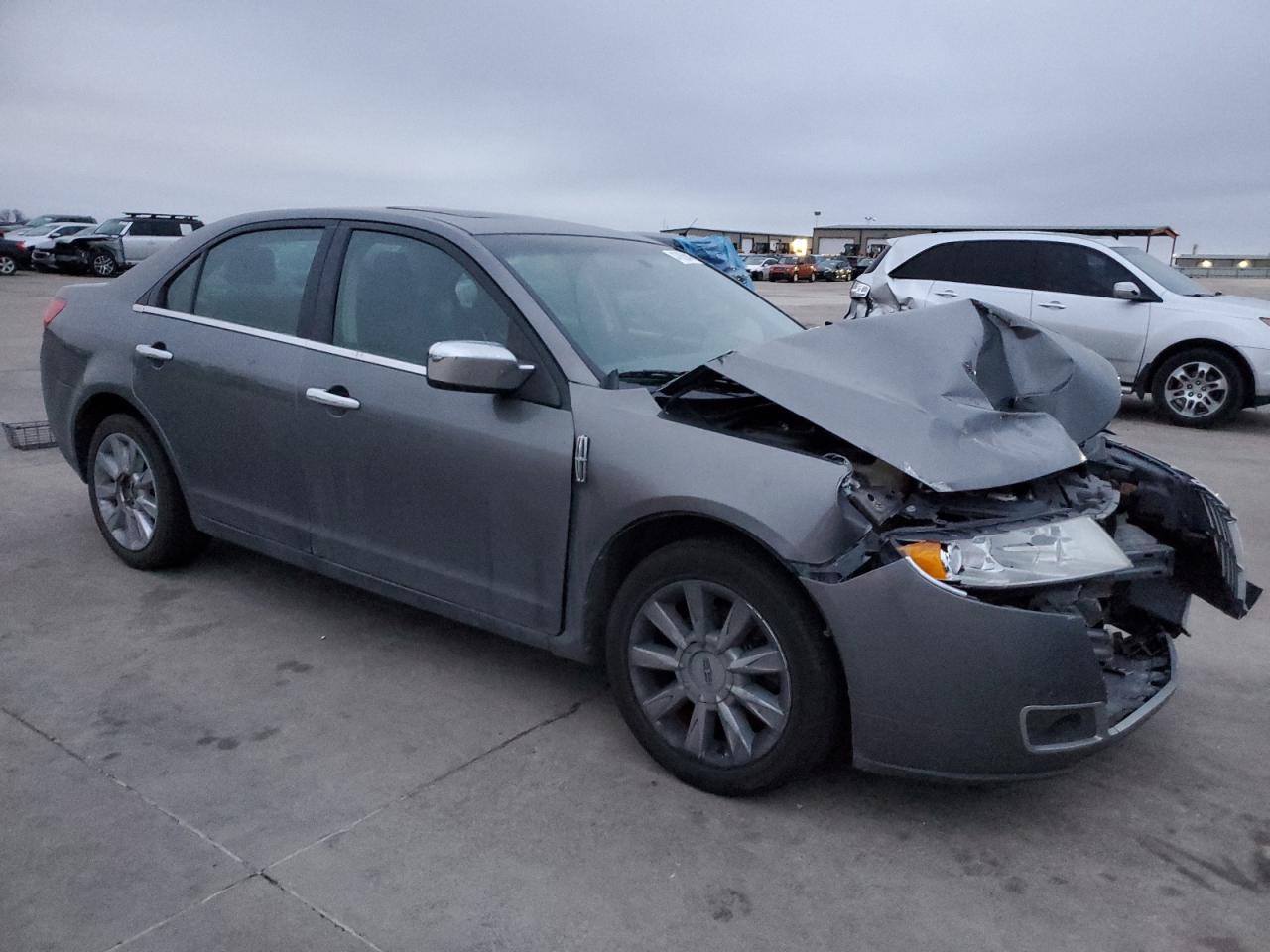 Photo 3 VIN: 3LNHL2GC5CR838126 - LINCOLN MKZ 