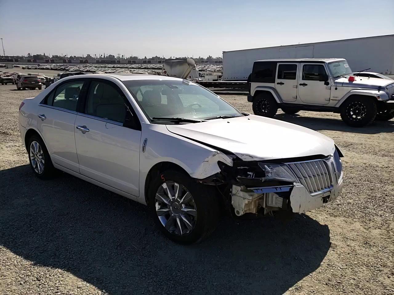 Photo 10 VIN: 3LNHL2GC6CR818287 - LINCOLN MKZ 