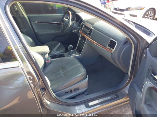 Photo 4 VIN: 3LNHL2GC7AR619729 - LINCOLN MKZ 