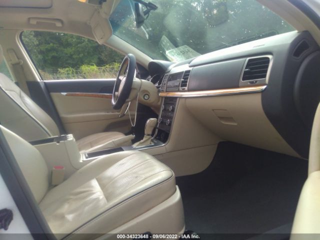 Photo 4 VIN: 3LNHL2GC7BR751486 - LINCOLN MKZ 