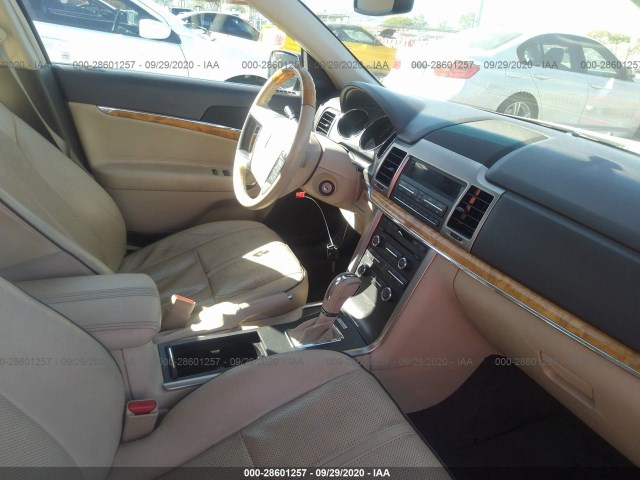 Photo 4 VIN: 3LNHL2GC7CR800011 - LINCOLN MKZ 