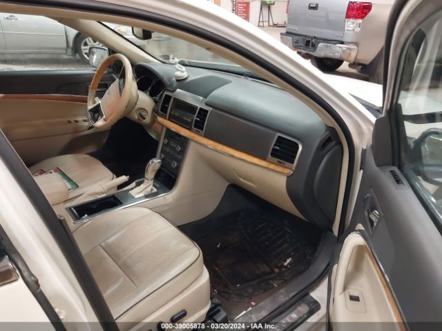 Photo 4 VIN: 3LNHL2GC7CR802535 - LINCOLN MKZ 