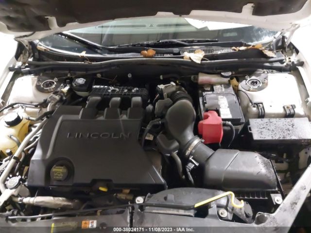 Photo 9 VIN: 3LNHL2GC7CR808206 - LINCOLN MKZ 