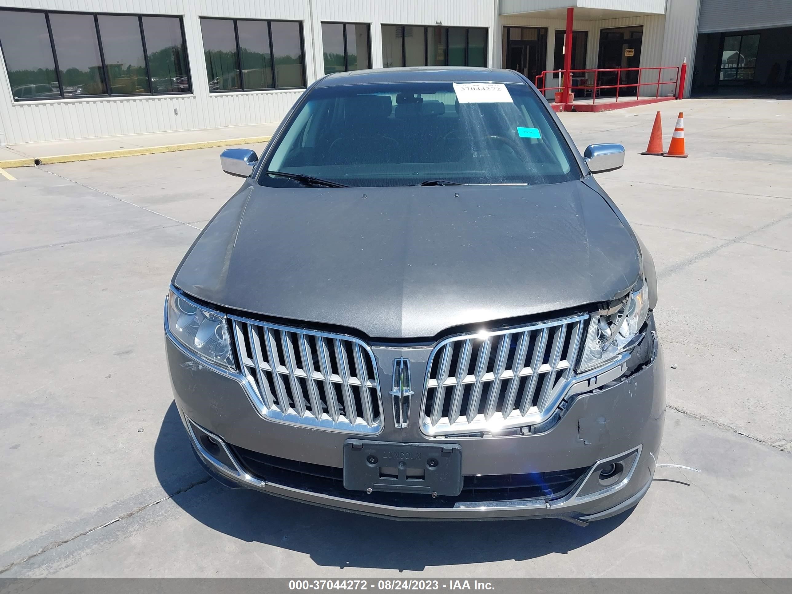 Photo 11 VIN: 3LNHL2GC7CR821196 - LINCOLN MKZ 