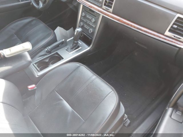 Photo 4 VIN: 3LNHL2GC7CR830934 - LINCOLN MKZ 