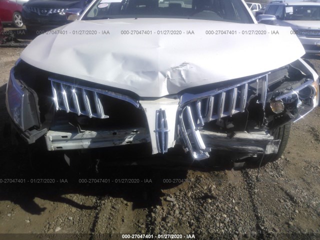 Photo 5 VIN: 3LNHL2GC8AR611879 - LINCOLN MKZ 