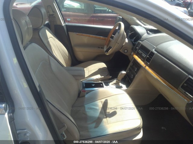 Photo 4 VIN: 3LNHL2GC8BR758320 - LINCOLN MKZ 