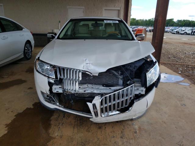 Photo 4 VIN: 3LNHL2GC8CR811227 - LINCOLN MKZ 