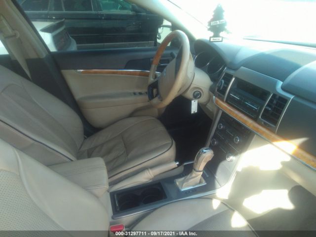 Photo 4 VIN: 3LNHL2GC8CR832255 - LINCOLN MKZ 