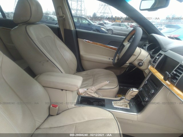 Photo 4 VIN: 3LNHL2GC9BR755345 - LINCOLN MKZ 