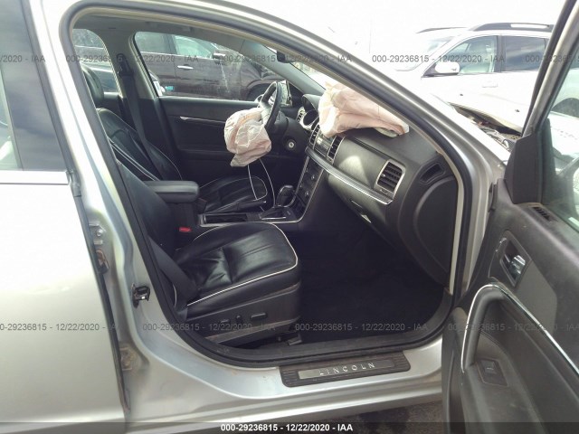 Photo 4 VIN: 3LNHL2GC9CR807302 - LINCOLN MKZ 