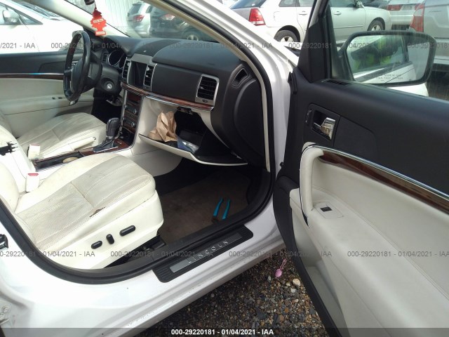 Photo 4 VIN: 3LNHL2GCXBR763048 - LINCOLN MKZ 