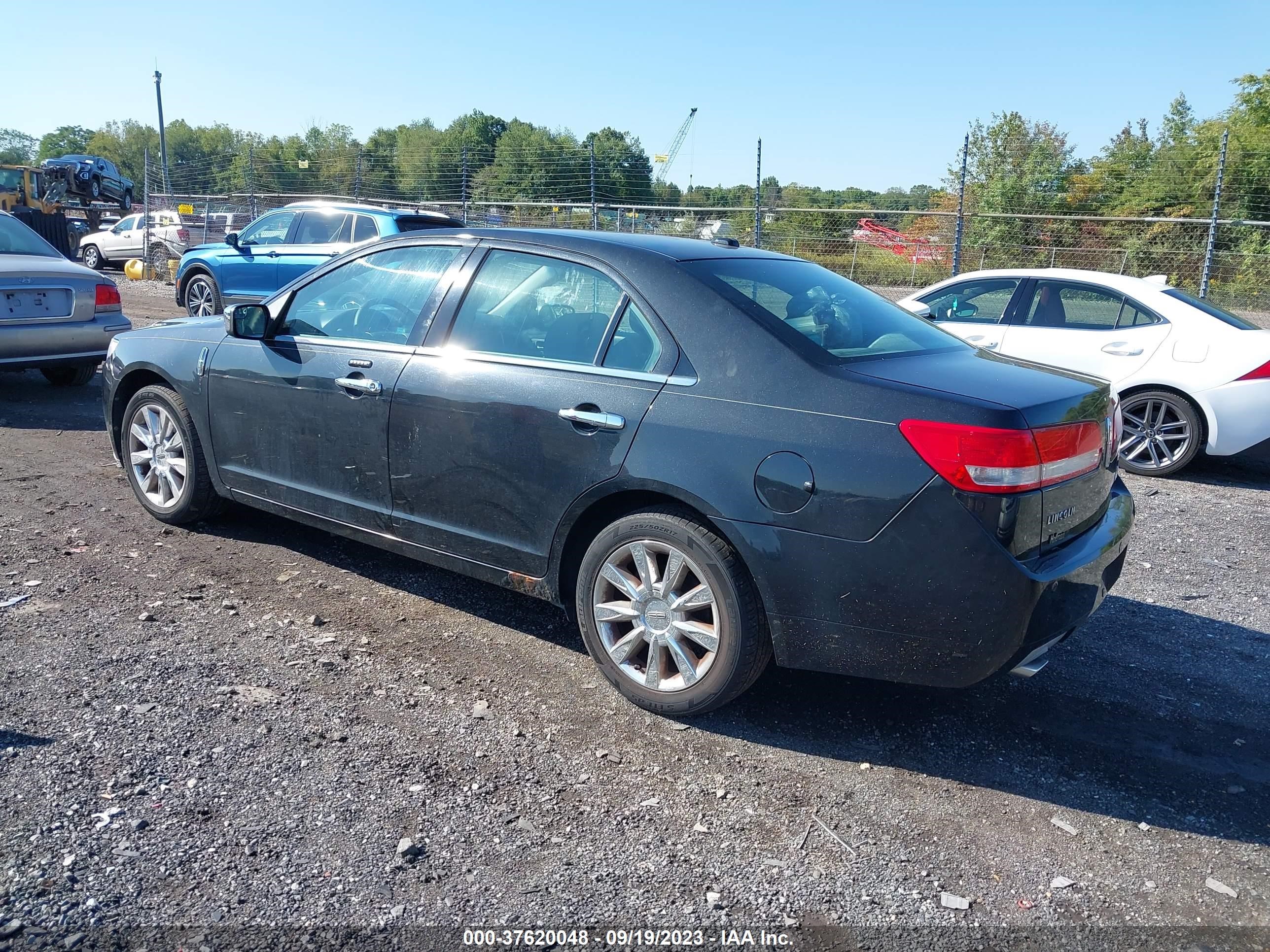 Photo 2 VIN: 3LNHL2GCXBR771392 - LINCOLN MKZ 