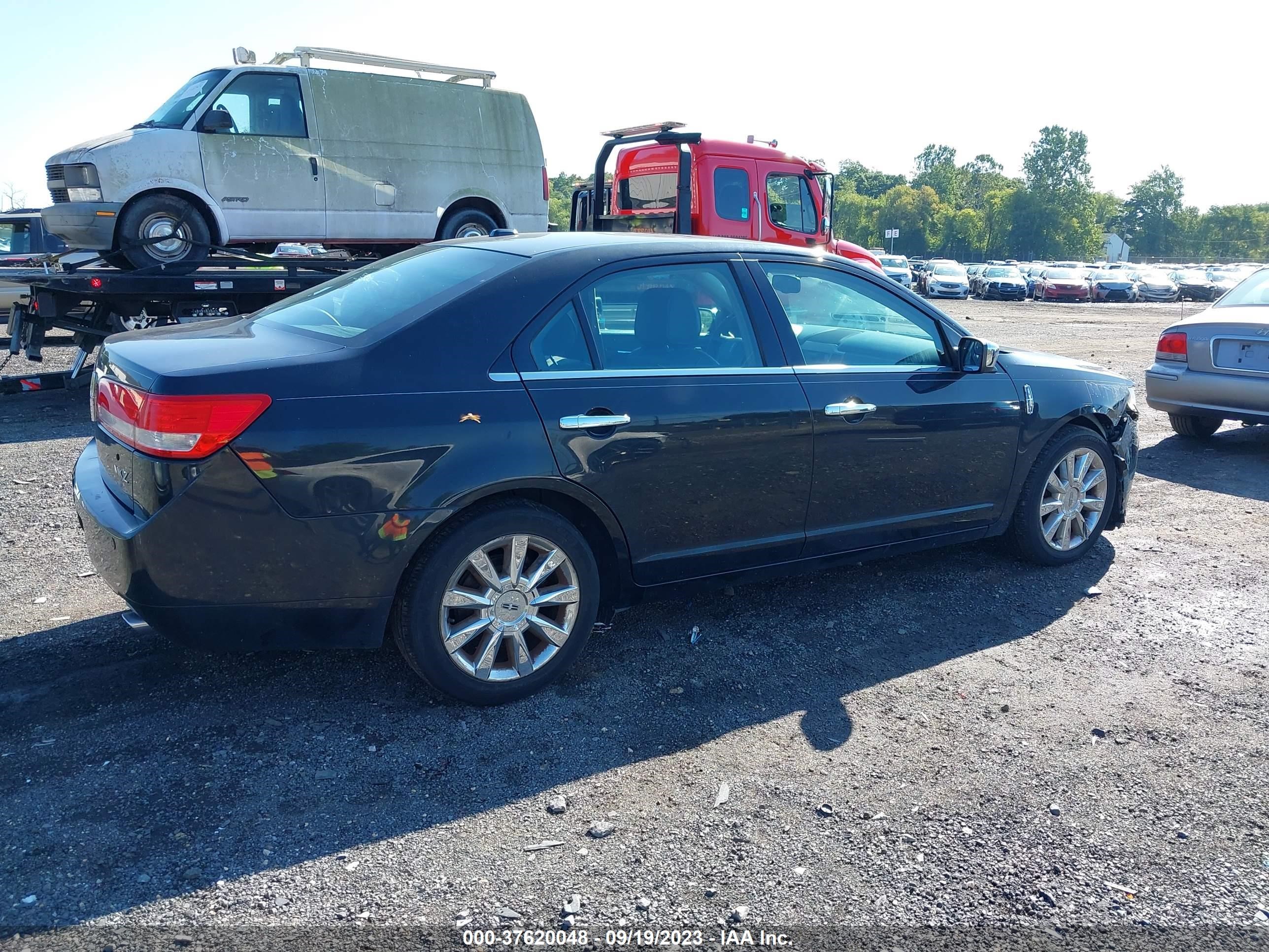 Photo 3 VIN: 3LNHL2GCXBR771392 - LINCOLN MKZ 