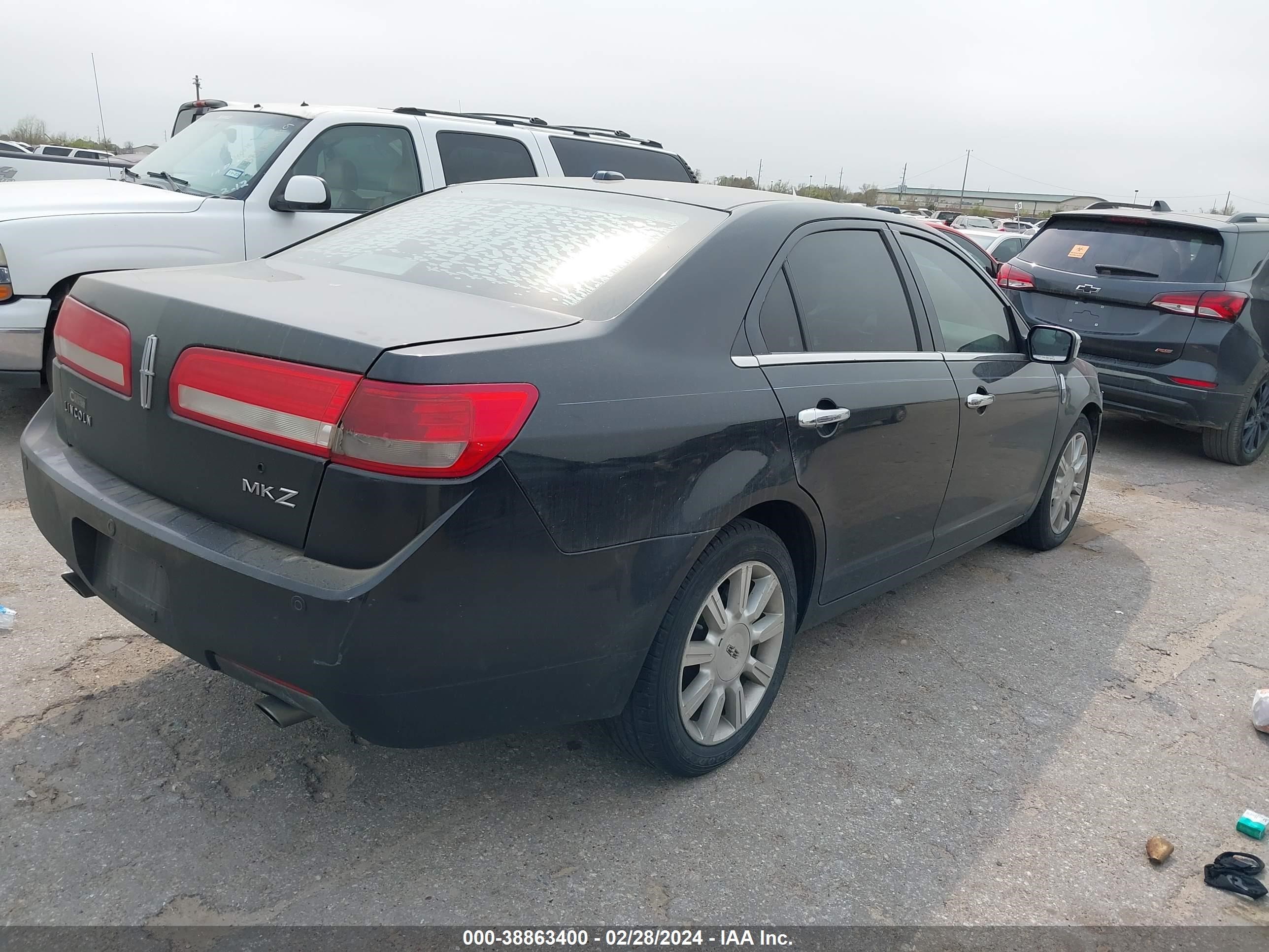 Photo 3 VIN: 3LNHL2GCXCR822875 - LINCOLN MKZ 