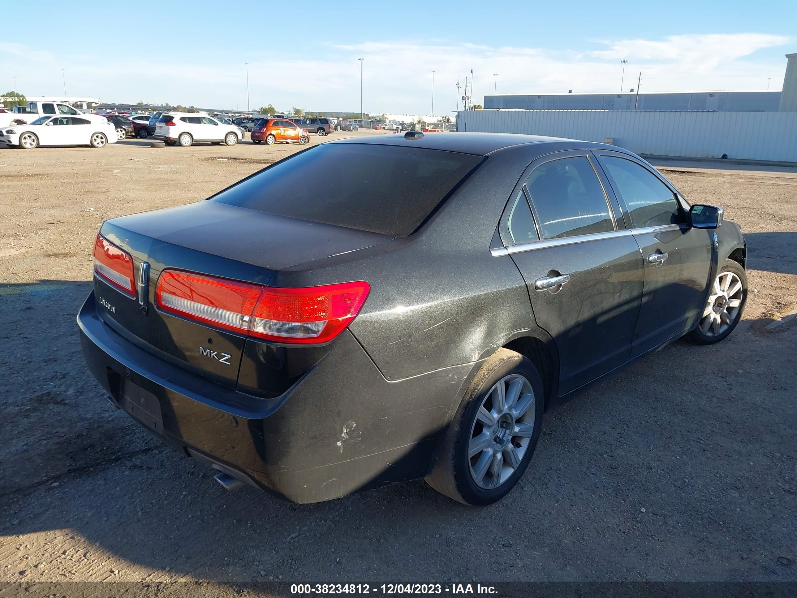 Photo 3 VIN: 3LNHL2GCXCR829972 - LINCOLN MKZ 